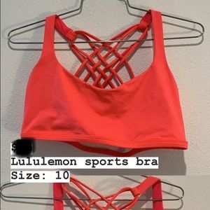 Lululemon sports bra